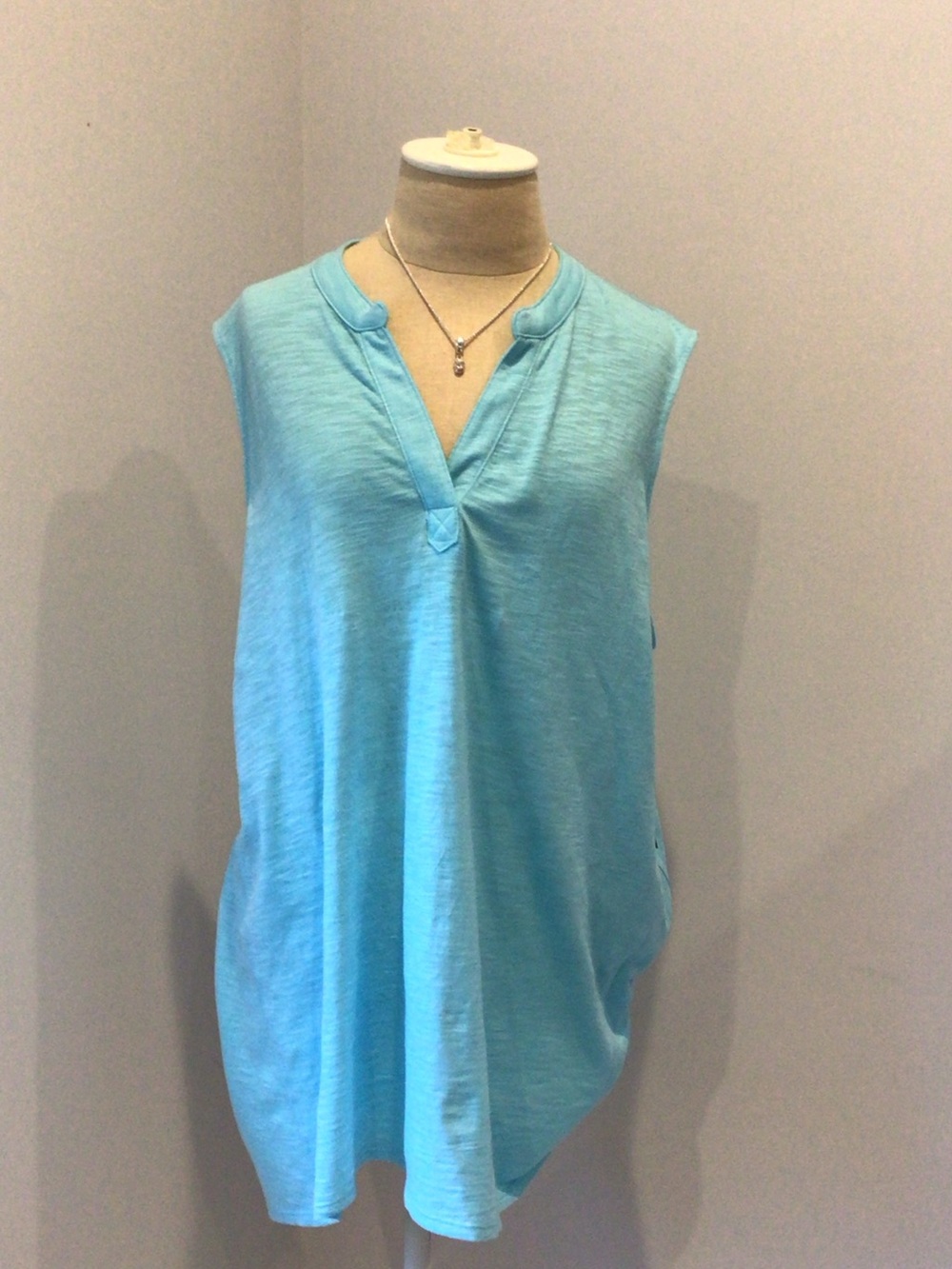 Chico's Aqua Sleeveless V-Neck Tunic